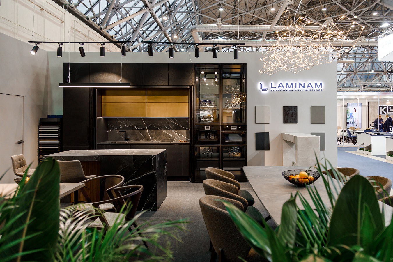 Эффект Laminam на выставке «Мебель-2023»